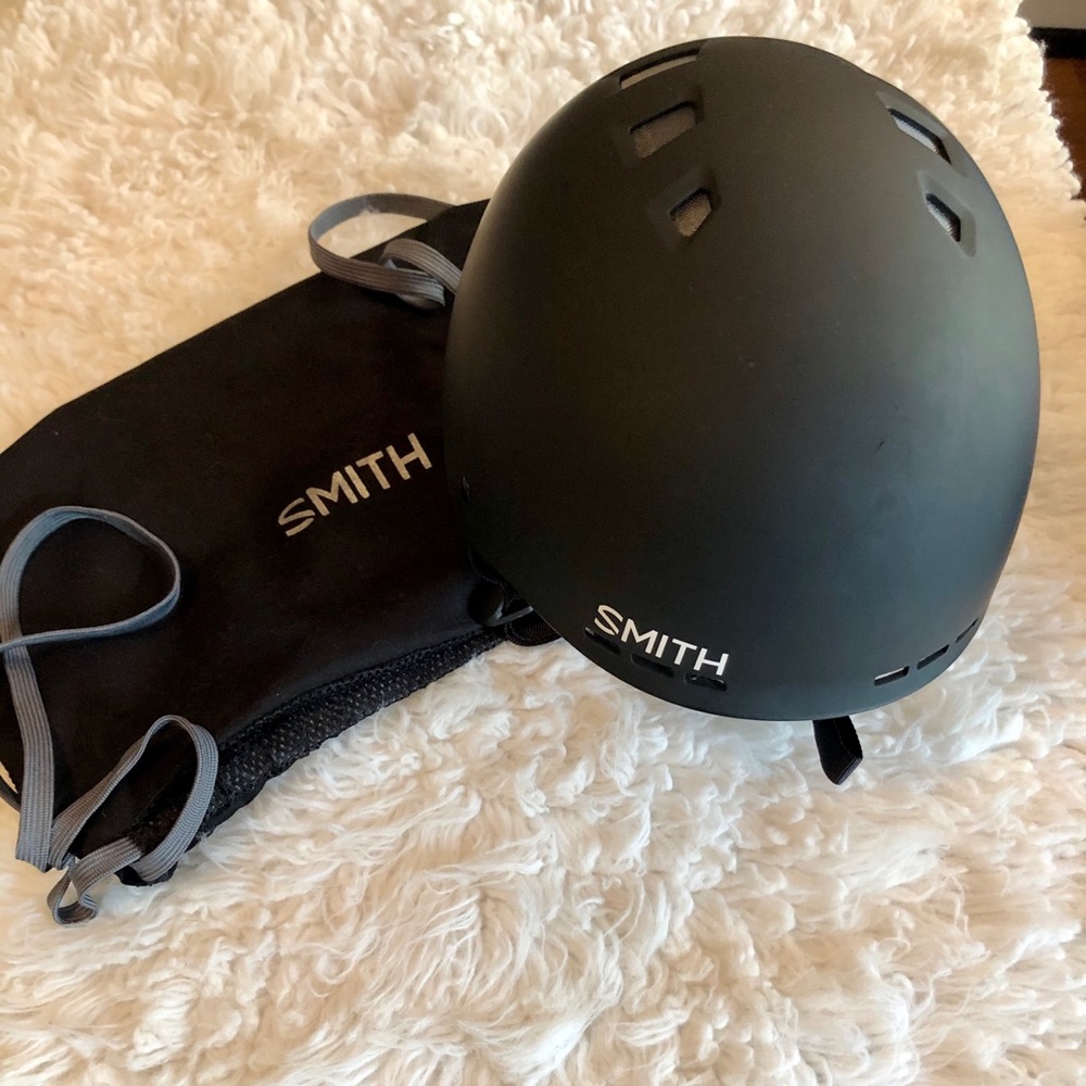 Smith snowboarding/skiing/biking helmet